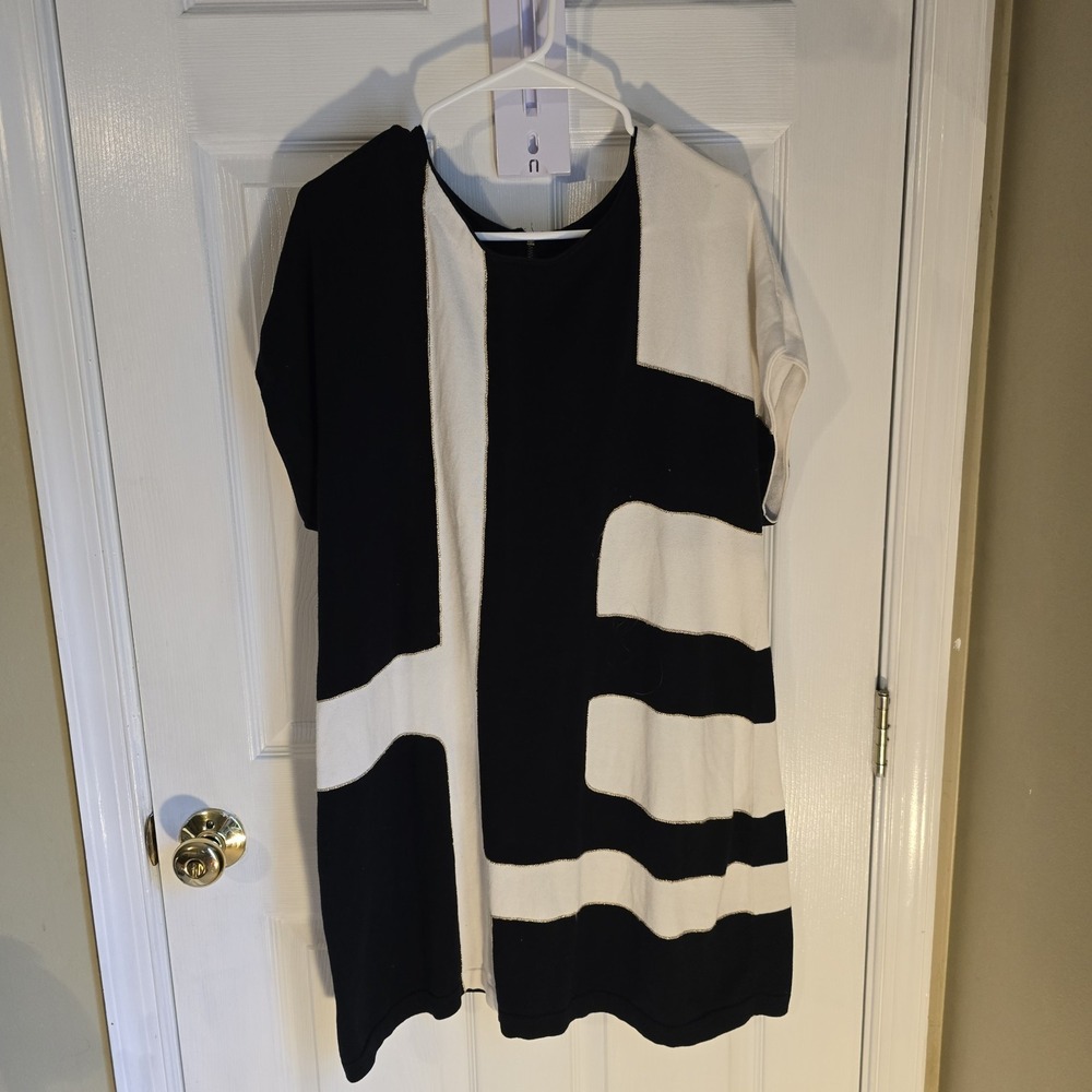 Alfani Womans Dress Size 1X Sweater Lightweight Black White Gold Colorblock